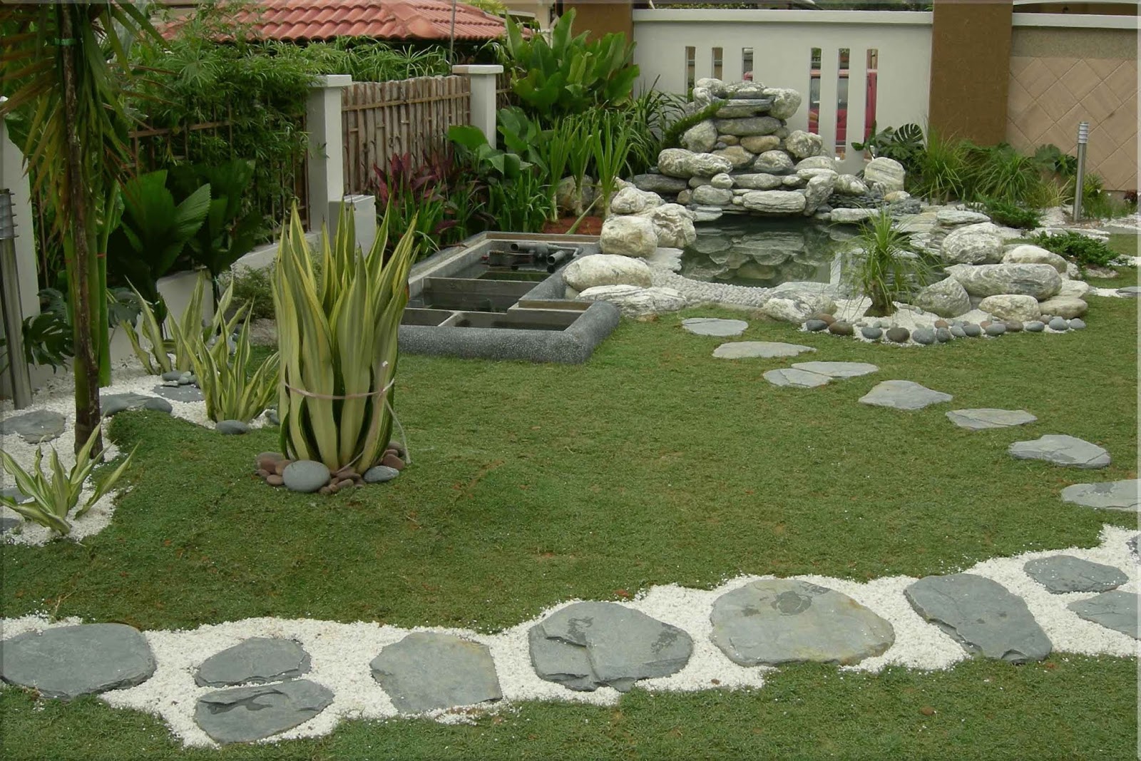đá tự nhiên lát sân vườn TPHCM