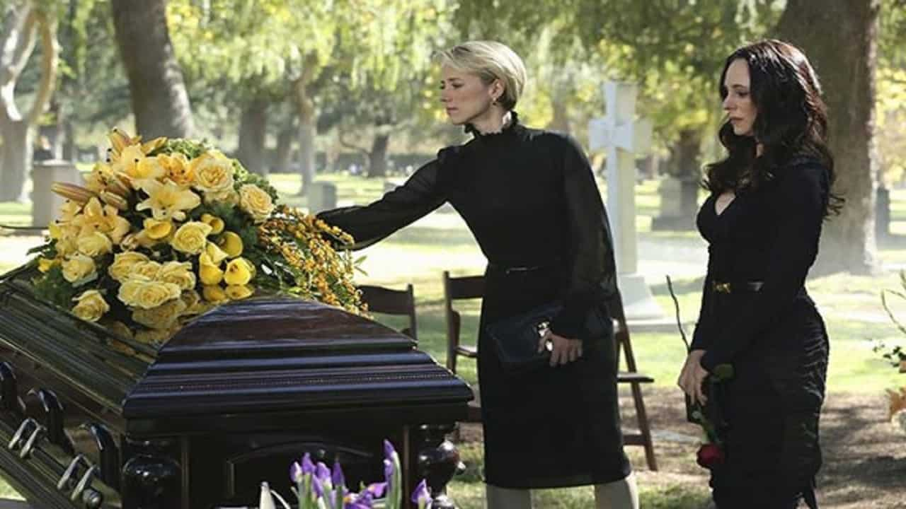 Đi viếng đám tang nên tặng gì để tỏ sự thành kính nhất?