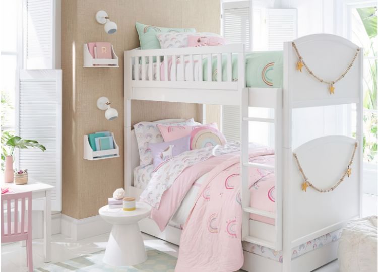 Phòng ngủ hiện đại cho bé gái với giường tầng